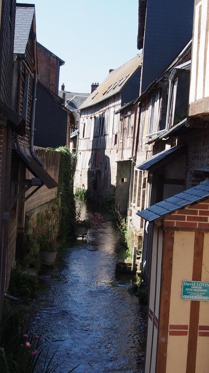 L Appart De La Place Ste Catherine Honfleur Exterior photo