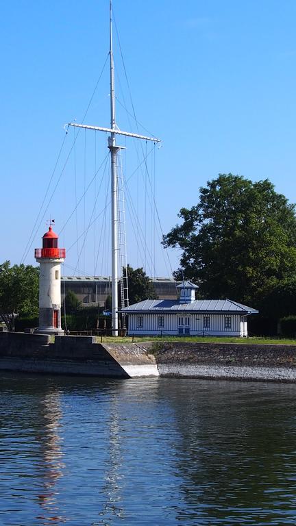 L Appart De La Place Ste Catherine Honfleur Exterior photo