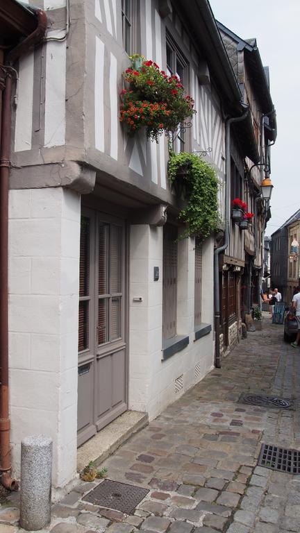 L Appart De La Place Ste Catherine Honfleur Exterior photo