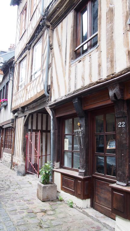 L Appart De La Place Ste Catherine Honfleur Exterior photo